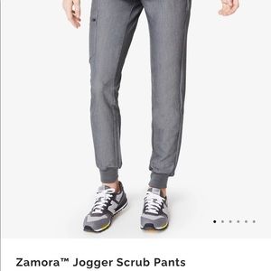 Only worn twice! Figs Zamora jogger!